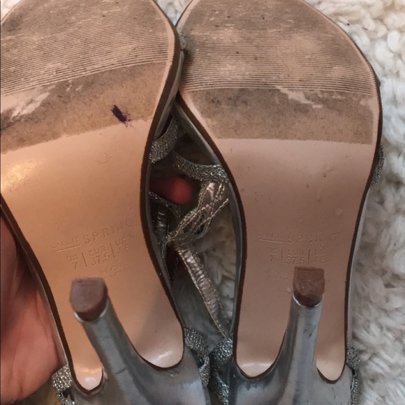 Silver heels - Picture 3 of 4